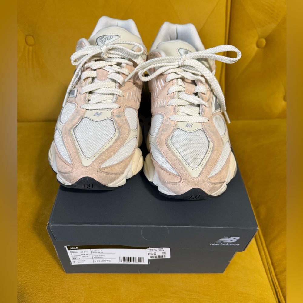 New Balance Women's 9060- Pink/White W10.5/M9